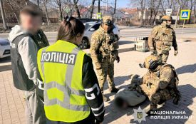 На Хмельниччині затримали солдата за переправлення чоловіків до Молдови: деталі