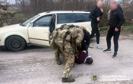 Переправляли до Молдови за 12 тисяч доларів: на Хмельниччині затримали трьох фігурантів