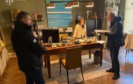 Не задекларував магазин і три Audi: судитимуть екскерівника міграційної служби Хмельниччини