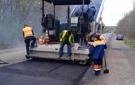 На трасах Хмельниччини ремонтують покриття: де тривають роботи