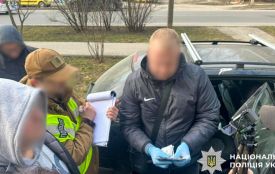 На Хмельниччині затримали ділків, які за гроші обіцяли зняти військовозобов'язаного з «розшуку»