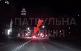 Патрульні зупинили водія, який перетнув подвійну суцільну лінію на Свободи