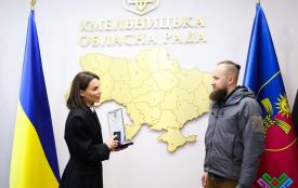 В обласній раді нагородили військового капелана з Хмельниччини