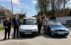 На Хмельниччині прокурори передали ЗСУ конфісковані автомобілі