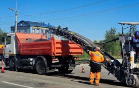 На Мазепи ускладенений рух транспорт: ремонтують дорогу