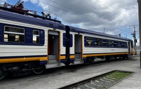 Приміські поїзди через Хмельниччину міняють маршрут