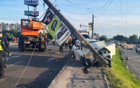 ДТП на Бандери: водій на смерть збив двох людей, які йшли тротуаром