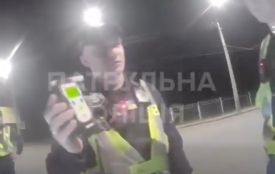 У Хмельницькому п’яний водій Audi тікав від поліції та влетів у відбійник