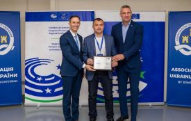 Хмельницький отримав нагороду від Асоціації міст України