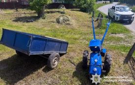 У Хмельницькому районі мотоблок зіткнувся з легковиком: чоловік у лікарні
