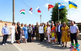 На Хмельниччині з’явилася дипломатична алея калини
