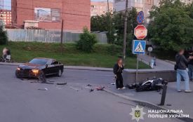 ДТП на Бандери за участю мотоцикла: у поліції розповіли деталі