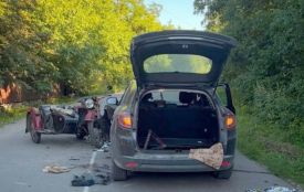 Зіткнення мотоцикла і Renault: постраждав 73-річний водій