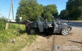 Смертельна ДТП на Хмельниччині: 45-річний водій загинув після зіткнення з деревом