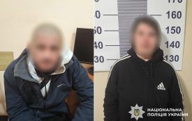 Переломи ребер і пневмоторакс: на Хмельниччині судитимуть чоловіка і жінку за жорстоке побиття