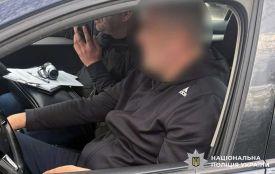 На Хмельниччині судитимуть чоловіка, який наживався на військових та їхніх родинах