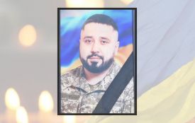«Був єдиними сином»: на Хмельниччині попрощалися із 29-річним Максимом Пирожком