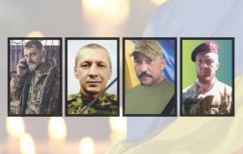 На щиті — четверо воїнів з Хмельниччини: Руслан Денис, Володимир Осташевський, Серік Рабаєв та Сергій Чорноуз.