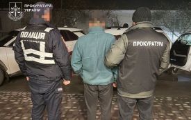 На Хмельниччині судитимуть 35-річного чоловіка за зґвалтування малолітньої падчерки