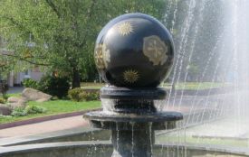 Фонтан-куля у Хмельницькому: історія, сучасність і чи запрацює ще колись