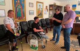 Відзнаками «За оборону України» нагородили двох ветеранів зі Славути