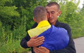 Після трьох років полону на Хмельниччину повернувся воїн Павло Яковлєв