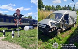 На Білогірщині мікроавтобус зіткнувся з потягом