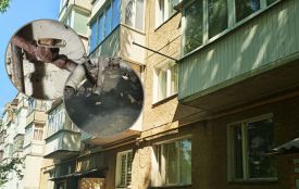 «Труби текли водоспадом»: мешканці багатоповерхівки в Хмельницькому скаржаться на бездіяльність УМК