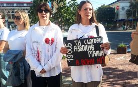 «Це були ті, хто вже склав зброю»: у Хмельницькому відбулася акція пам'яті за загиблими в Оленівці