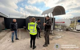 Торгівля пальним без ліцензії: у Хмельницькому засудили працівника АЗС