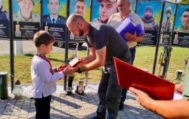 Родинам полеглих захисників з Хмельниччини вручили державні нагороди