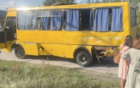У Нетішині вантажівка зіткнулася із рейсовим автобусом. Постраждали пасажири