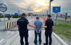 Із Німеччини екстрадували обвинуваченого в крадіжках на Хмельниччині