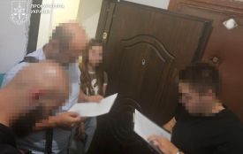 Хмельничанка ошукала людей, пропонуючи їм погасити онлайн-кредити