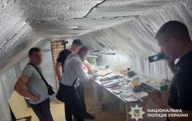 Житель Хмельниччини торгував канабісом і зберігав вдома вибухівку: буде суд