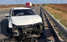 На трасі біля Хмельницького «Kia» врізалася у вантажівку: є травмована