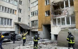 Біля будинку на Виставці впали уламки збитого БпЛА, — поліція