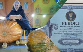 Хмельничани виростили найбільший гарбуз України