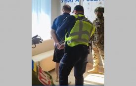 У Старокостянтинові затримали військового в СЗЧ