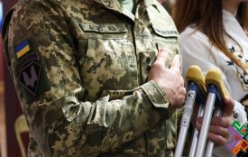 У Хмельницькому презентували фотопроєкт «Гідність, загартована війною»