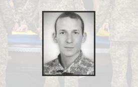 «На щиті» до Шепетівки повертається воїн Анатолій Чернявський