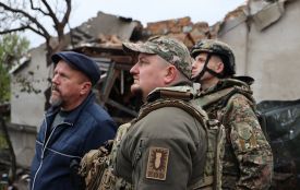 Врятували жінку з палаючого будинку: хмельницькі поліцейські про роботу на місці влучання