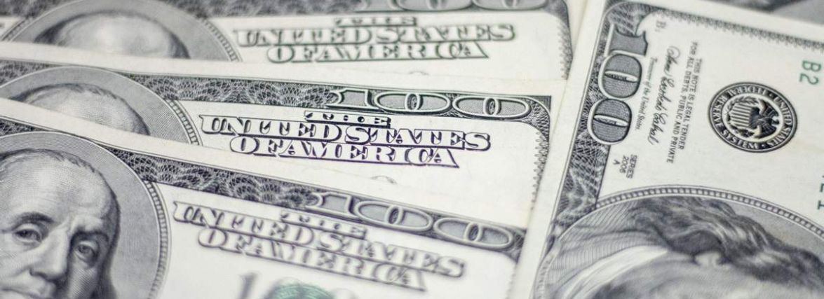 За скільки продають долари і євро 26 липня: свіжий курс валют