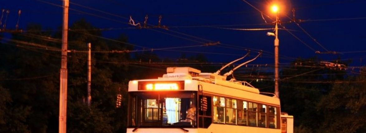 Для хмельницьких вболівальників пустять додаткові тролейбуси 3 липня: як курсуватимуть
