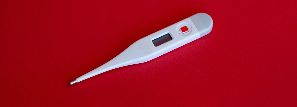 Троє померли, більше двох десятків людей захворіли. Ситуація з COVID на Хмельниччині