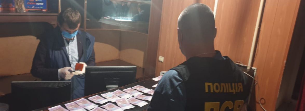 На Хмельниччині судитимуть групу, яка організувала гральний зал в кафе-барі