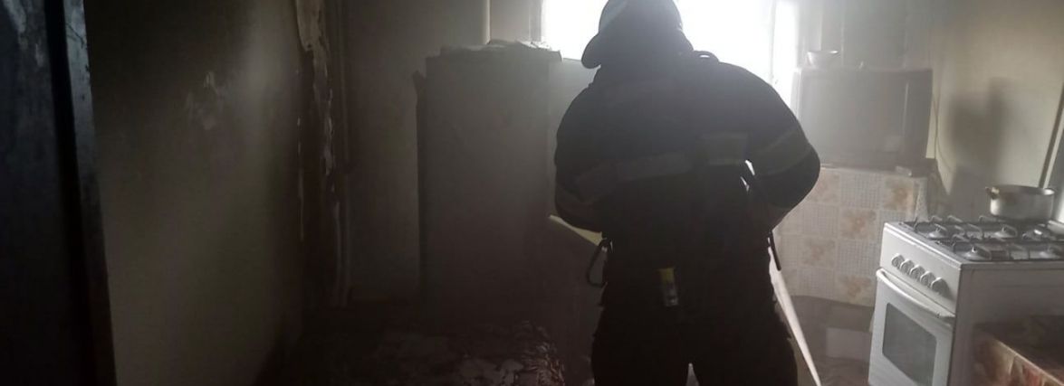 На Хмельниччині через коротке замикання спалахнула квартира