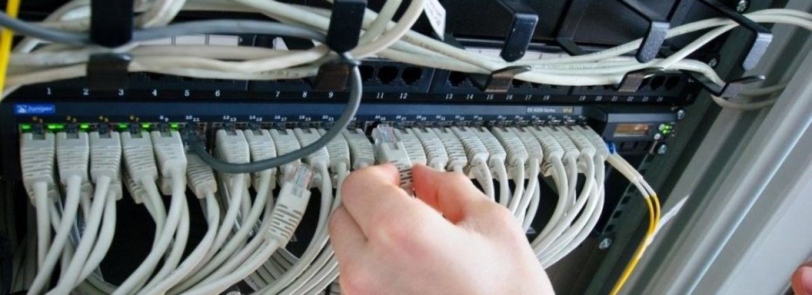 Міграційна служба попередила хмельничан про затримки в роботі