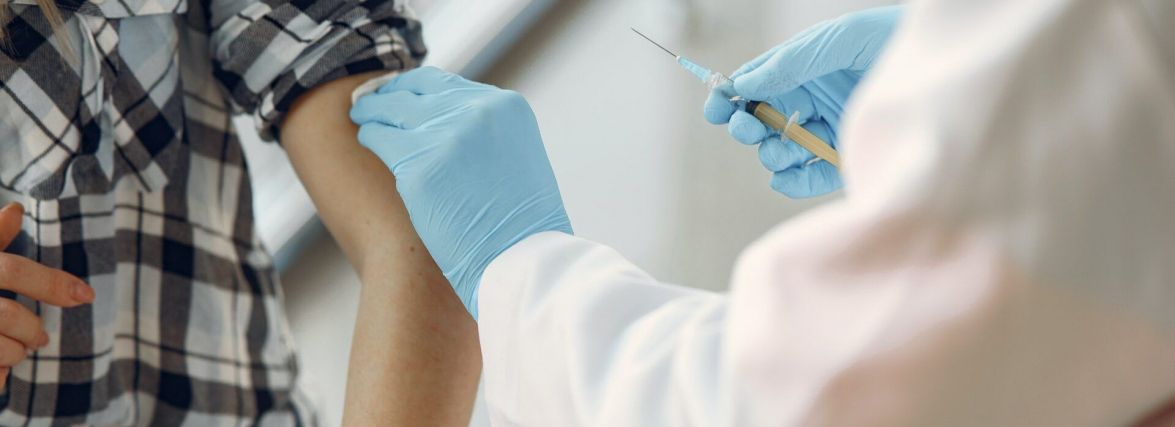 Чи можна щеплюватися від інших хвороб одночасно з вакцинацією від COVID: пояснення МОЗ
