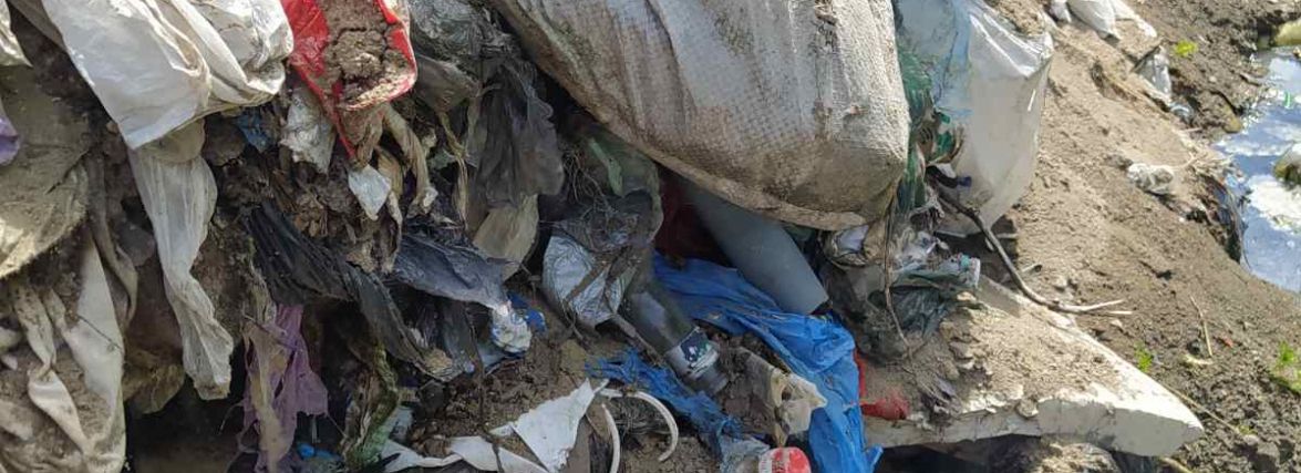 На Хмельниччині екологи виявили несанкціоноване сміттєзвалище
